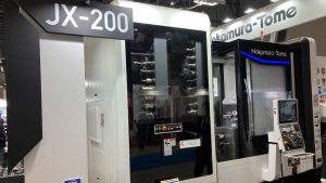 世界最小クラスの工具主軸が「できない」を「できる」に変える！ATC型複合加工機「JX-200」