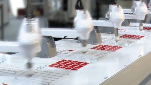スカラロボットとは？製造ラインの自動化に貢献する産業用ロボットを解説