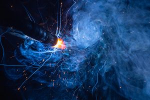 ミストコレクターとは？空気中のオイルミストを回収し人体と設備を守る環境機器を解説