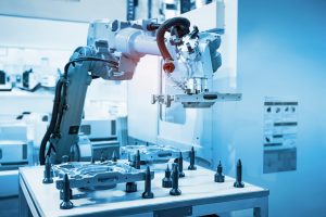 垂直多関節ロボットとは？製造現場の省力化・自動化に欠かせない産業用ロボットを解説