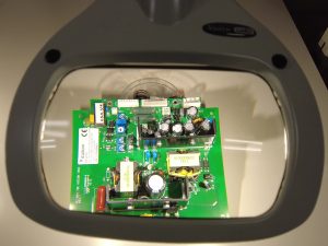クラス最高レベルの光学性能！パワフルな照明拡大鏡「Vision Luxo」