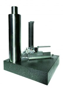 重量わずか1.5kg！ハンドル付きで持ち運びも簡単！「直角度測定器」