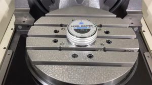 〈無線式〉精密電子水準器「LEVEL MASTER FM」